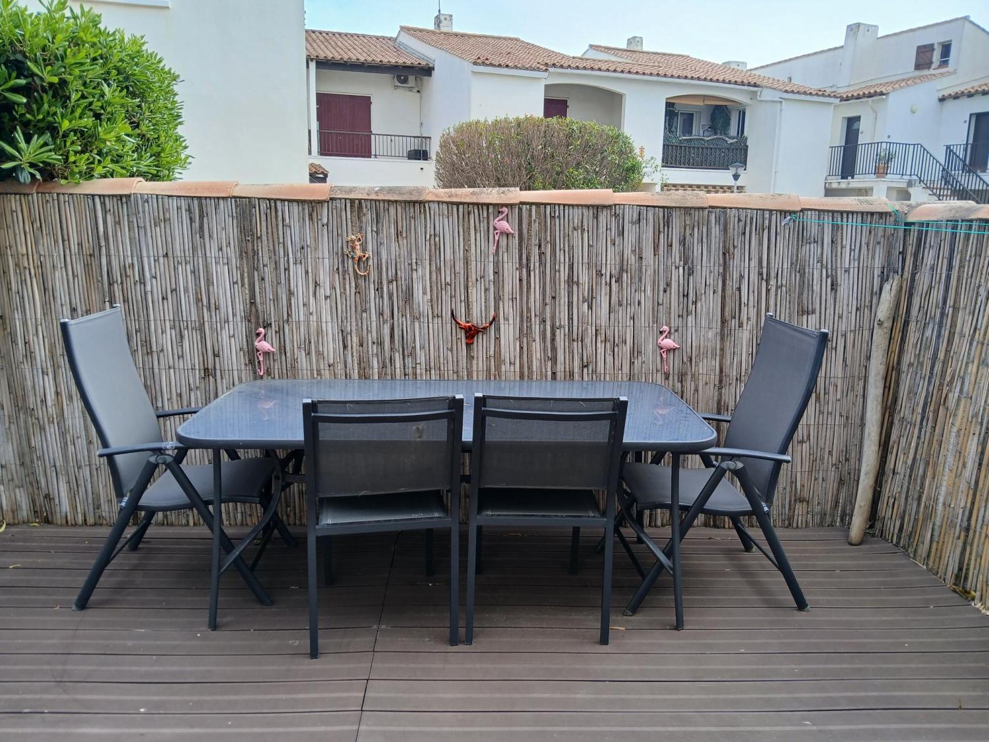 Jolie Appartement Refait A Neuf Saintes-Maries-de-la-Mer Esterno foto